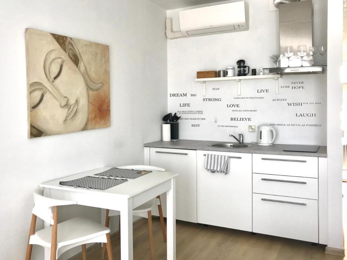 City Centre Studio In Design Quarter Close To Old Town & Harbor Appartamento Reval Esterno foto